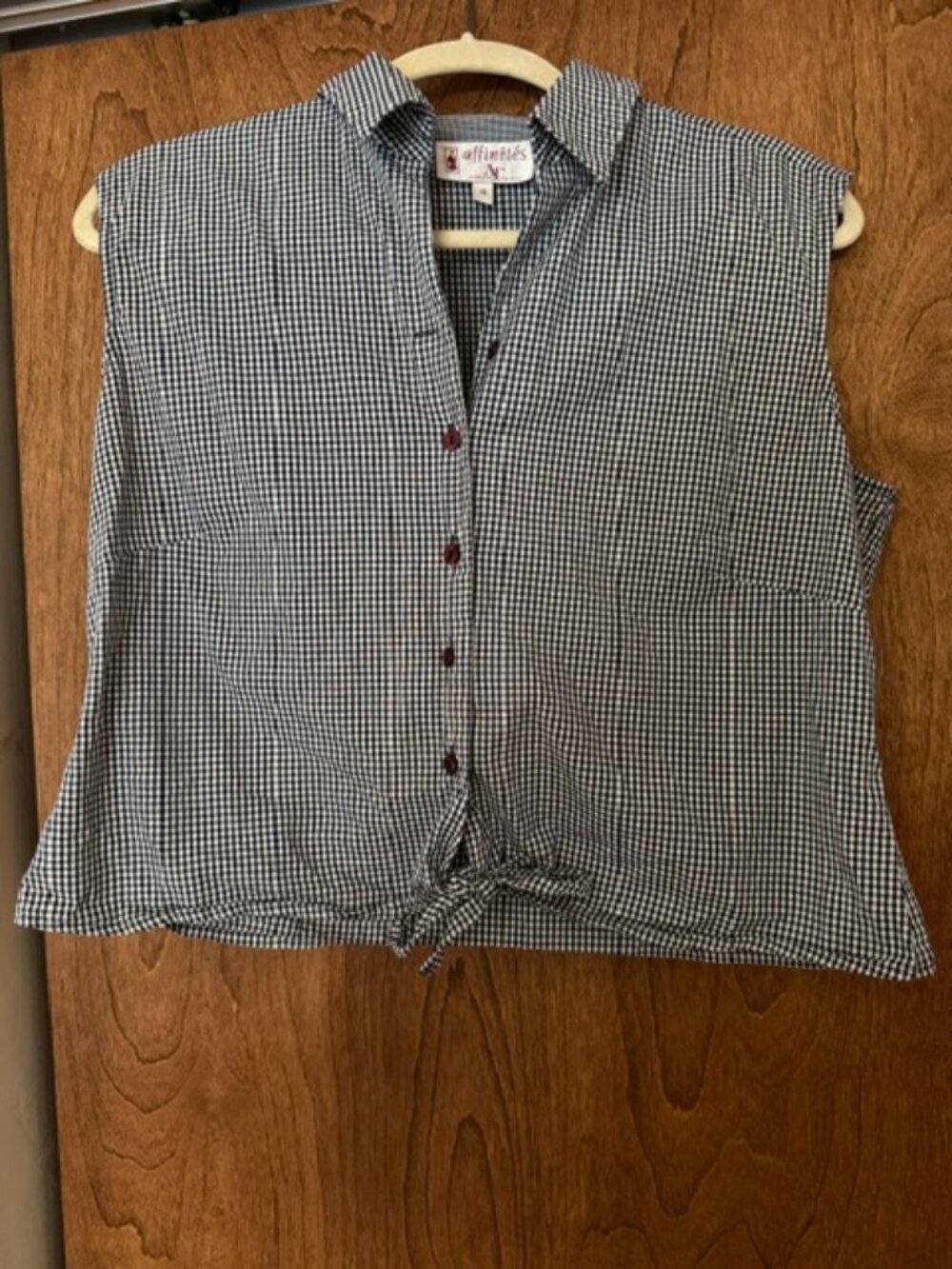 Affinités Black and White Gingham Sleeveless Button Up Front Tie Top